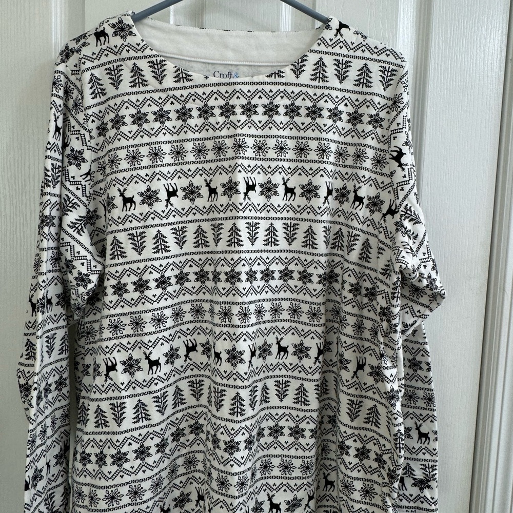 Warm cozy Croft & Barrow long sleeve winter shirt